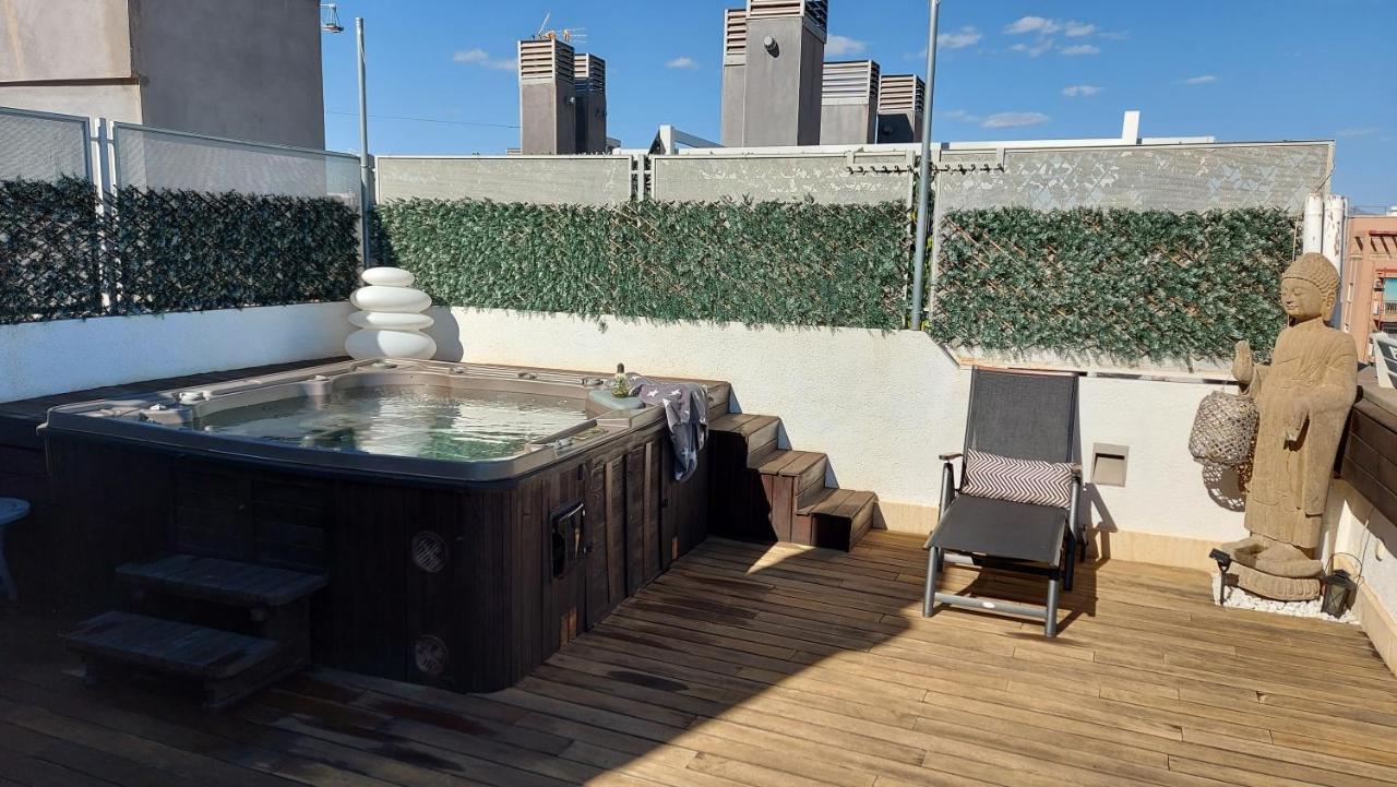 Atico De Lujo Con Jacuzzi Climatizado En Terraza Apartment Elche Exterior photo